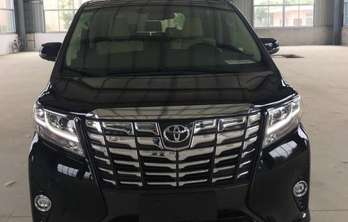 埃尔法商务车200万(开埃尔法的都是什么人)