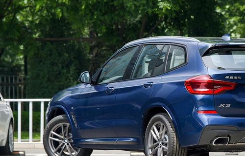 40万买宝马还是雷克萨斯(40万买宝马还是雷克萨斯好)