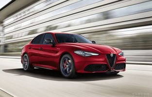阿尔法罗密欧giulia(阿尔法罗密欧giulia quadrifoglio摸拟器游戏)