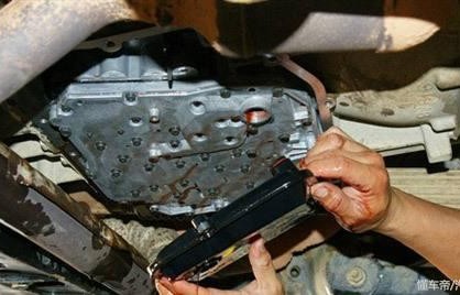 变速箱油多长时间换一次(凯美瑞变速箱油多长时间换一次)