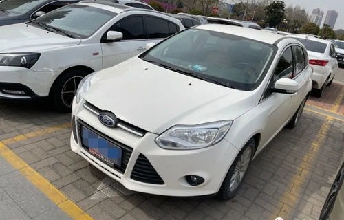 两厢福克斯(12年两厢福克斯)