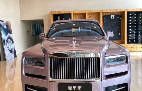 劳斯莱斯库里南2024款报价及图片(劳斯莱斯库里南2024款报价及图片百公里多少油)
