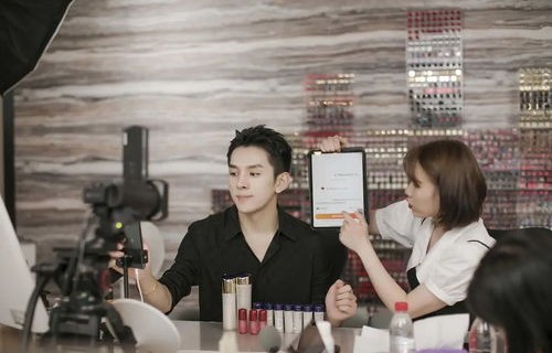 揭秘李佳琦直播佣金，透视电商直播的巨大利润空间