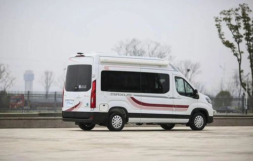 上汽大通v90房车(上汽大通v90房车解说女主播璟萱)