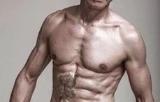 7岁男孩坚持锻炼，咳嗽十天竟咳出8块腹肌