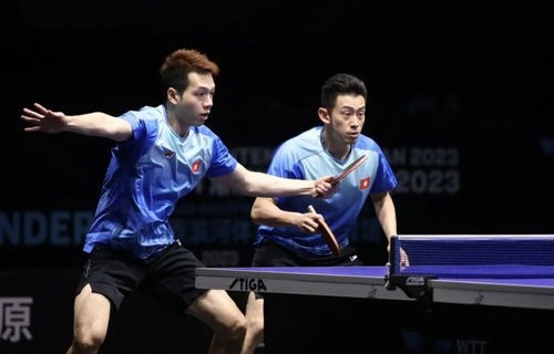 林诗栋蒯曼混双登顶，书写体育新篇章
