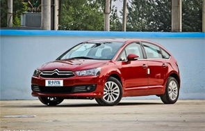 雪铁龙新世嘉两厢，时尚设计与卓越性能的完美结合