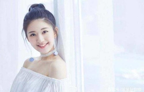 赵露思与板栗的奇妙邂逅