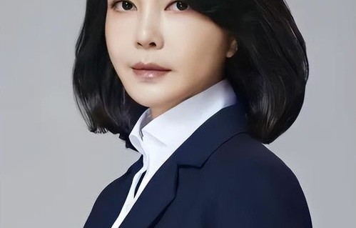 短剧我的老婆是大夏武圣——唐楠的传奇故事