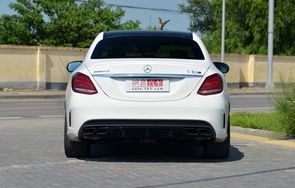 奔驰amgc63(奔驰amgc63s报价及图片)