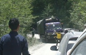 土特产的失落之旅，被遗忘在高速服务区垃圾桶旁的命运