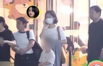 井柏然与李荣浩母子共聚一堂，温馨聚餐时光