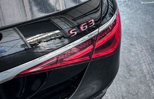 奔驰amgs63(奔驰amgs63eperformance价格)