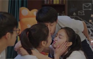 豪门之恋，领证当天，被神秘老公掐腰索吻的甜蜜风波