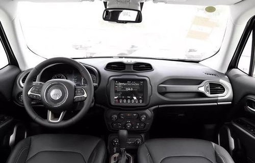 小型吉普车女士(女士小型吉普越野车)