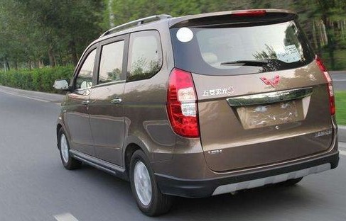 五菱宏光面包车价格表(五菱宏光面包车价格表2023)