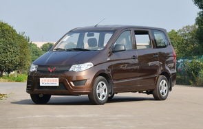 五菱宏光s五座版(五菱宏光S五座版的优点)