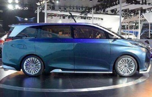 传祺gm8参数配置图片(传祺gm8参数配置图片五人排位)