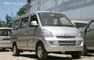 五菱5米九面包车加长版最长(6米内空间最大的面包车)