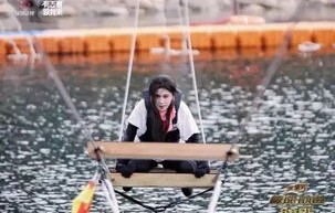 女子为爱替夫讨薪，匍匐在地痛哭——一场欠薪背后的辛酸与坚持