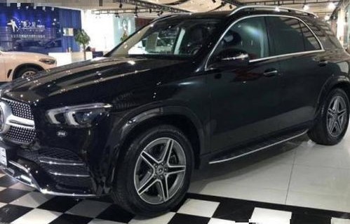 奔驰新suv仅28万(奔驰suv车型30万左右)