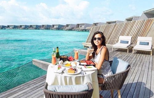 王思聪与懒懒的马尔代夫度假之旅