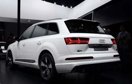奥迪q7价格及图片报价(奥迪q7落地价多少万)