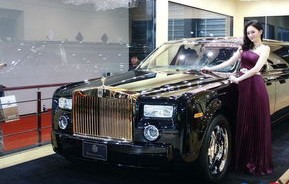 上亿豪车排名第一名(黄金劳斯莱斯28个亿)