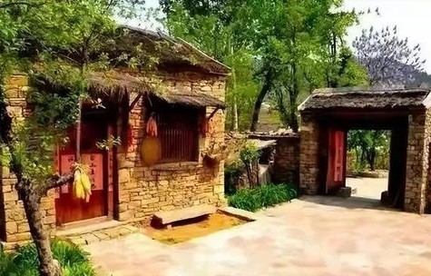 56岁农民阿姨巧手翻新土坯房，打造别具一格的乡村展厅