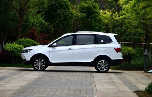 五菱宏光s6新款7座(五菱宏光s6新款7座mpv评测)