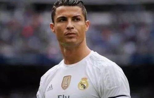 王楚钦逆境中的胜利，以闭嘴手势诠释冠军的自信与决心