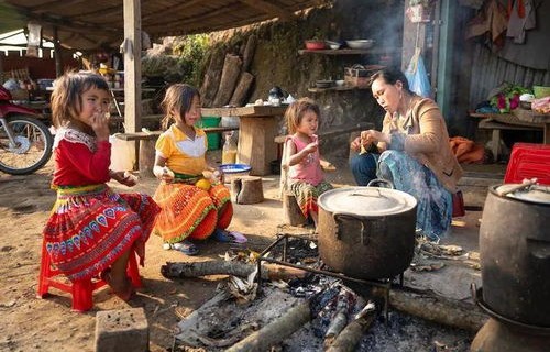 短剧贫民窟里的亿元户——98集的财富与人生