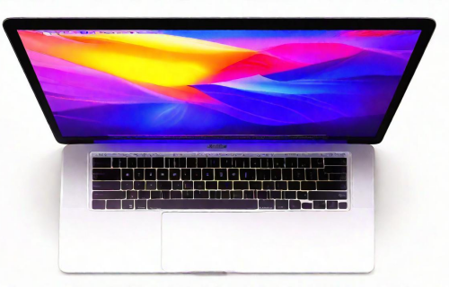 苹果最新电脑笔记本（苹果最新电脑笔记本可以玩永杰无间嘛）