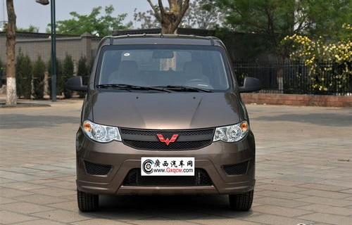 五菱宏光s价格(五菱宏光s价格多少2023款图片)