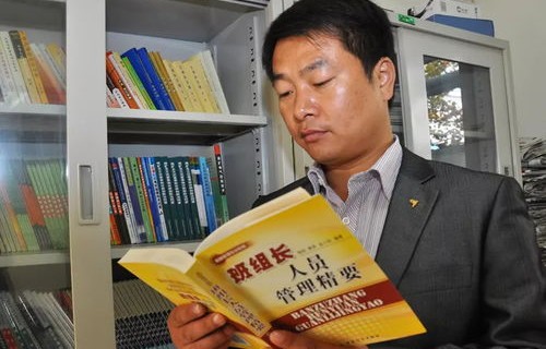 短剧我靠赔钱成首富，我干啥赔啥100集