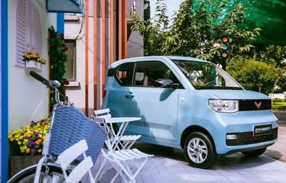 五菱宏光电动车(五菱宏光电动车电池能用多久)