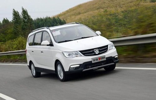 五菱2023新7座(五菱2023新7座mpv落地价)