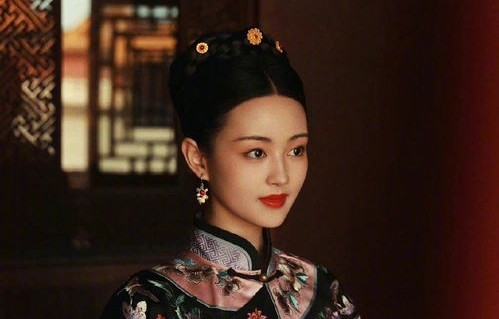 于正新签艺人卢雅熙，15后新生代璀璨启航