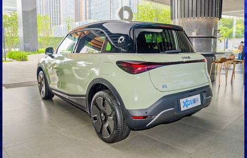 奔驰精灵smart值得买不(奔驰精灵smart报价图片)