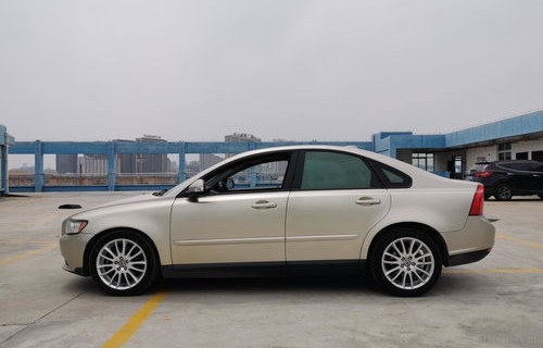 沃尔沃s40二手车价格(沃尔沃s40二手车报价)