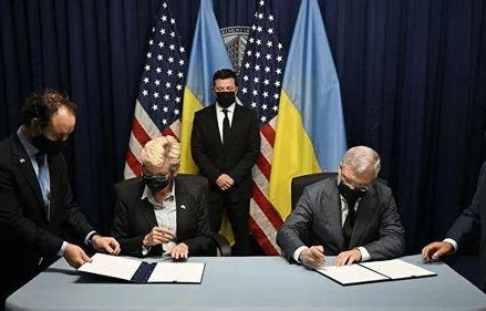 斯洛伐克，为乌克兰的泽连斯基送上一记象征性的耳光