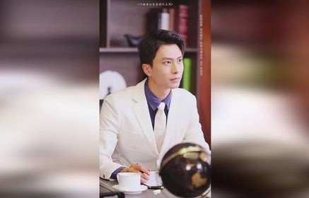 揭秘首富身份，离婚后总裁老婆的意外发现