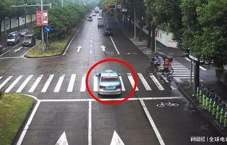 闯红灯100%能被拍下吗(左拐闯红灯100%能被拍下吗)