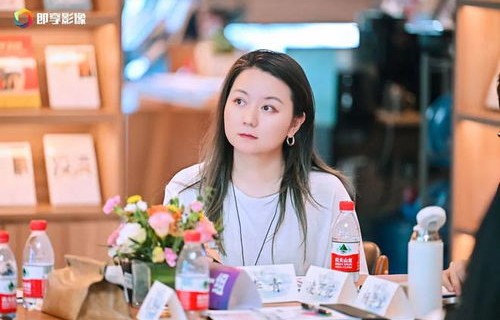 张晓彤卷土重来，一胞三胎惊艳全球，短剧传奇续写88集