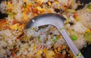 上海258元一份的蛋炒饭，奢华美食的背后