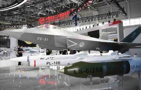 中国下一代战机震撼亮相，画面引爆全球外媒关注