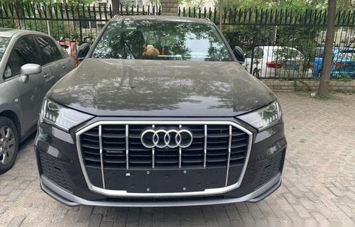 奥迪a8lw12顶配(奥迪a8lw12顶配豪华版中网几横几)