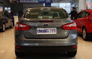 2012款福克斯三厢图片(2012款福克斯两厢图片)