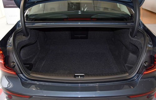 沃尔沃轿车价格2022款(沃尔沃车型价格)