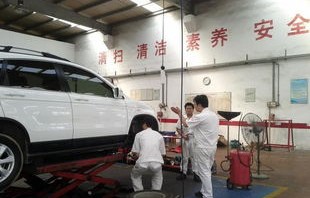 千万不要在4s店走保险修车了(去4s店修车走保险)